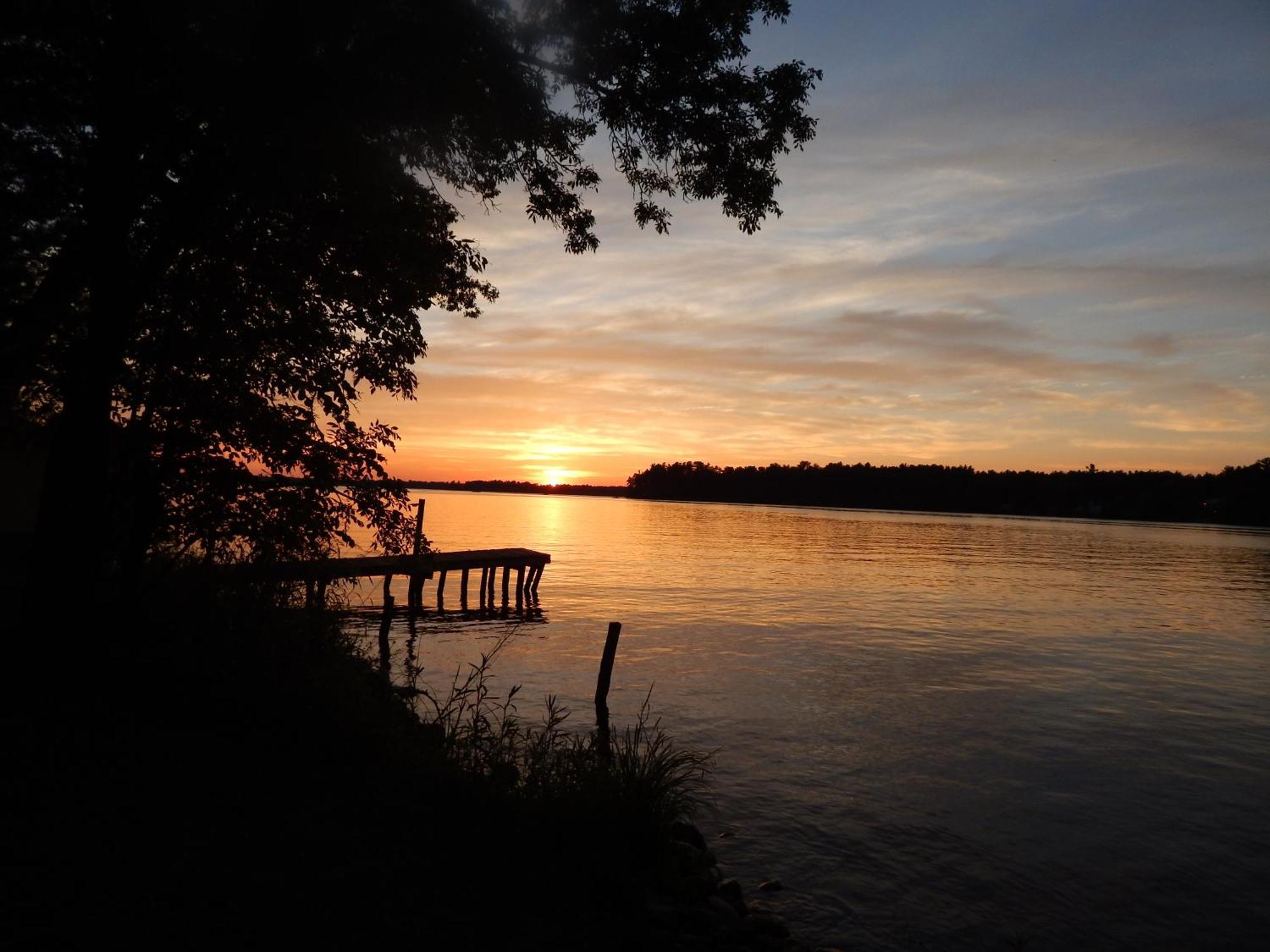 Rainbow'S End Resort Camp Chetek Rum bild